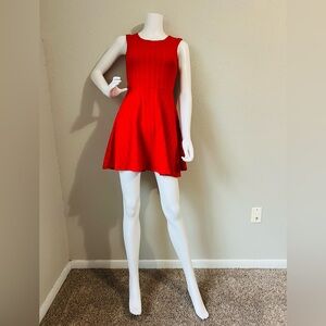 Red sleveless dress